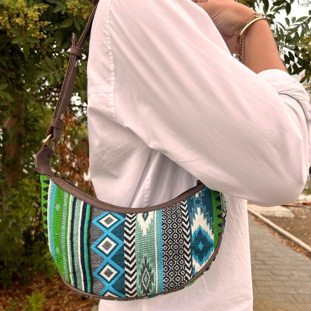 bolso hobo jacquard tonos verdes chica