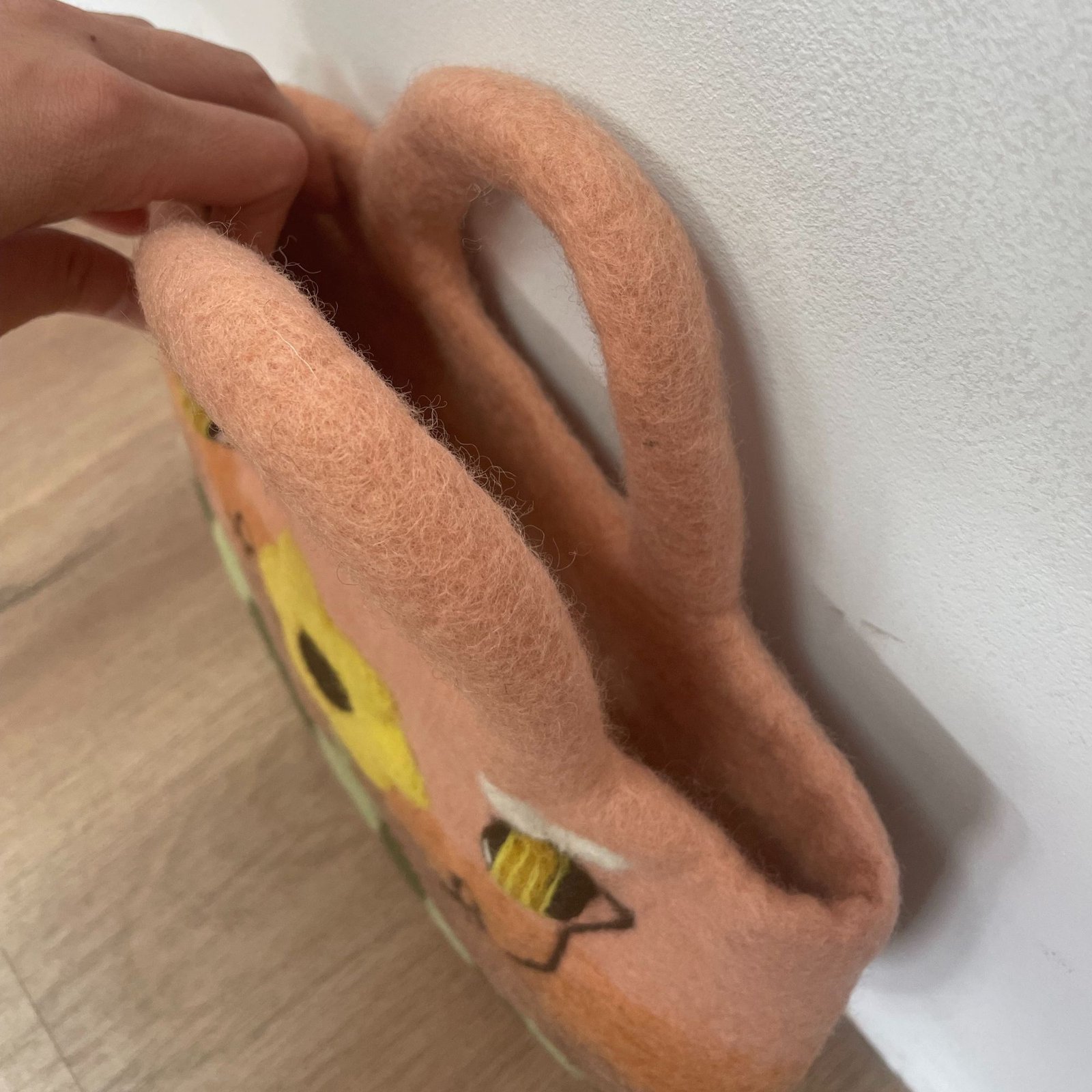 Bolsa de fieltro con girasoles y abejas - 35 x 27 cm - Imagen 2