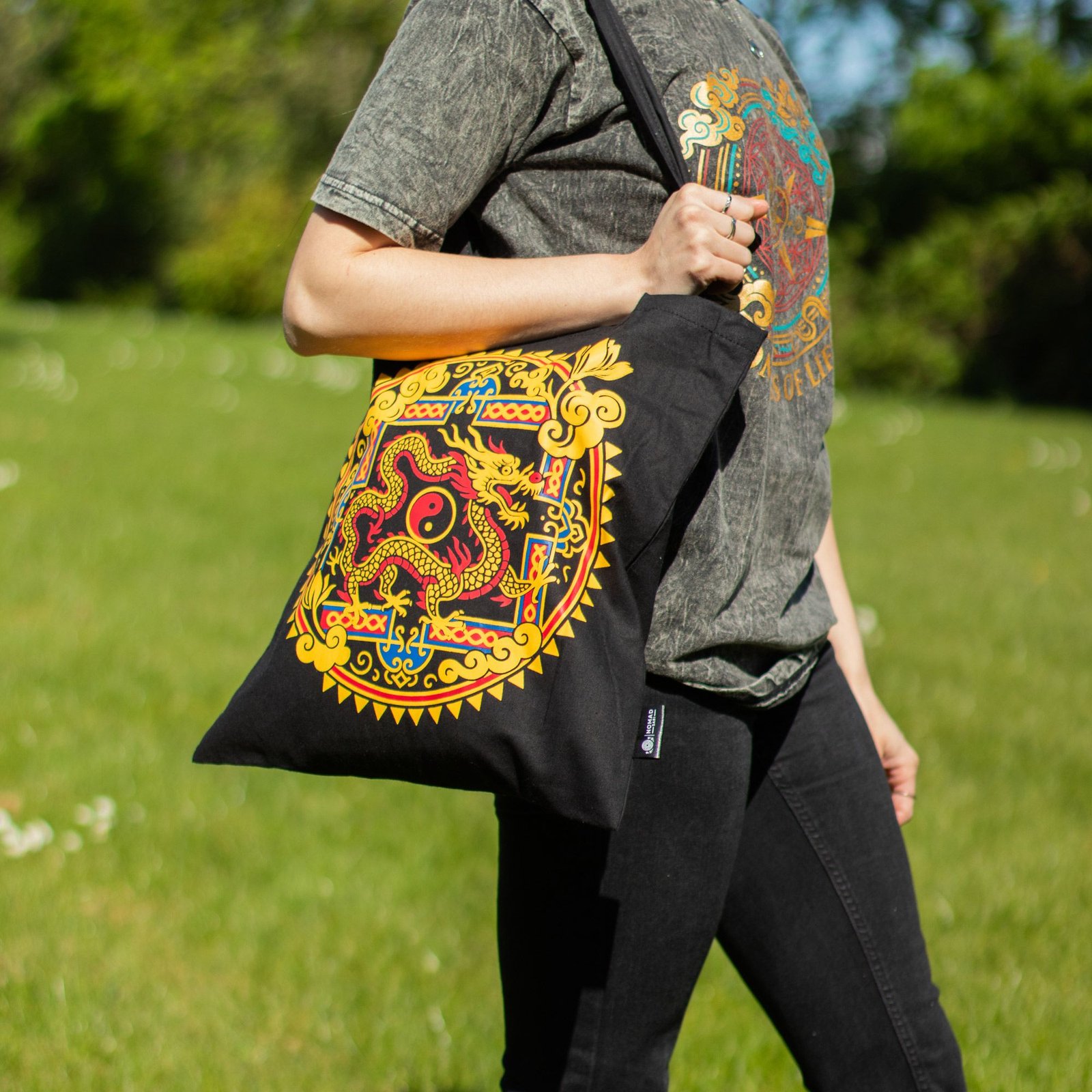Bolso tote icónico y clásico - Dragón Yin y Yang - Negro 6 oz - Imagen 8
