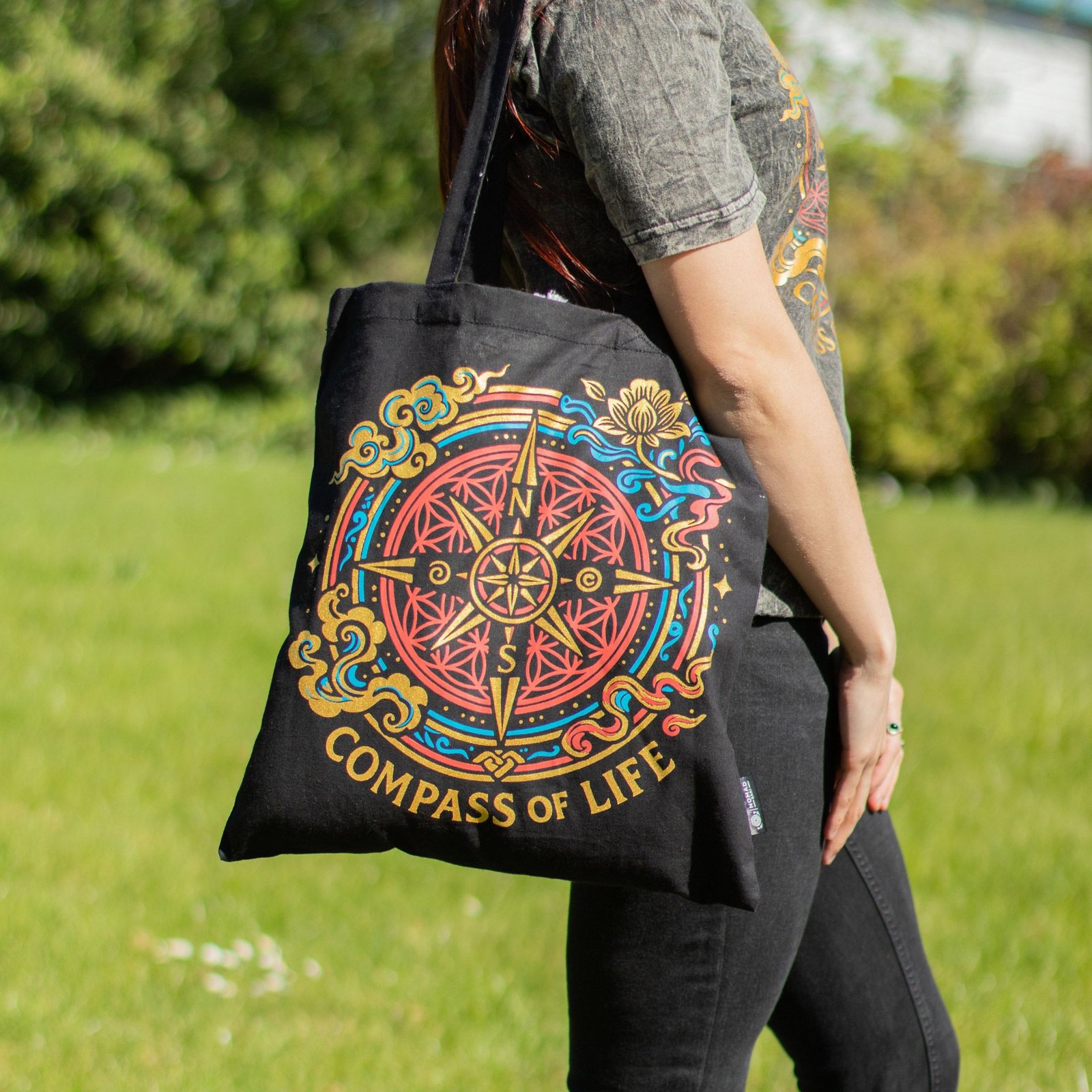 Bolso tote icónico y clásico - Brújula de la Vida - Negro 6oz - Imagen 8