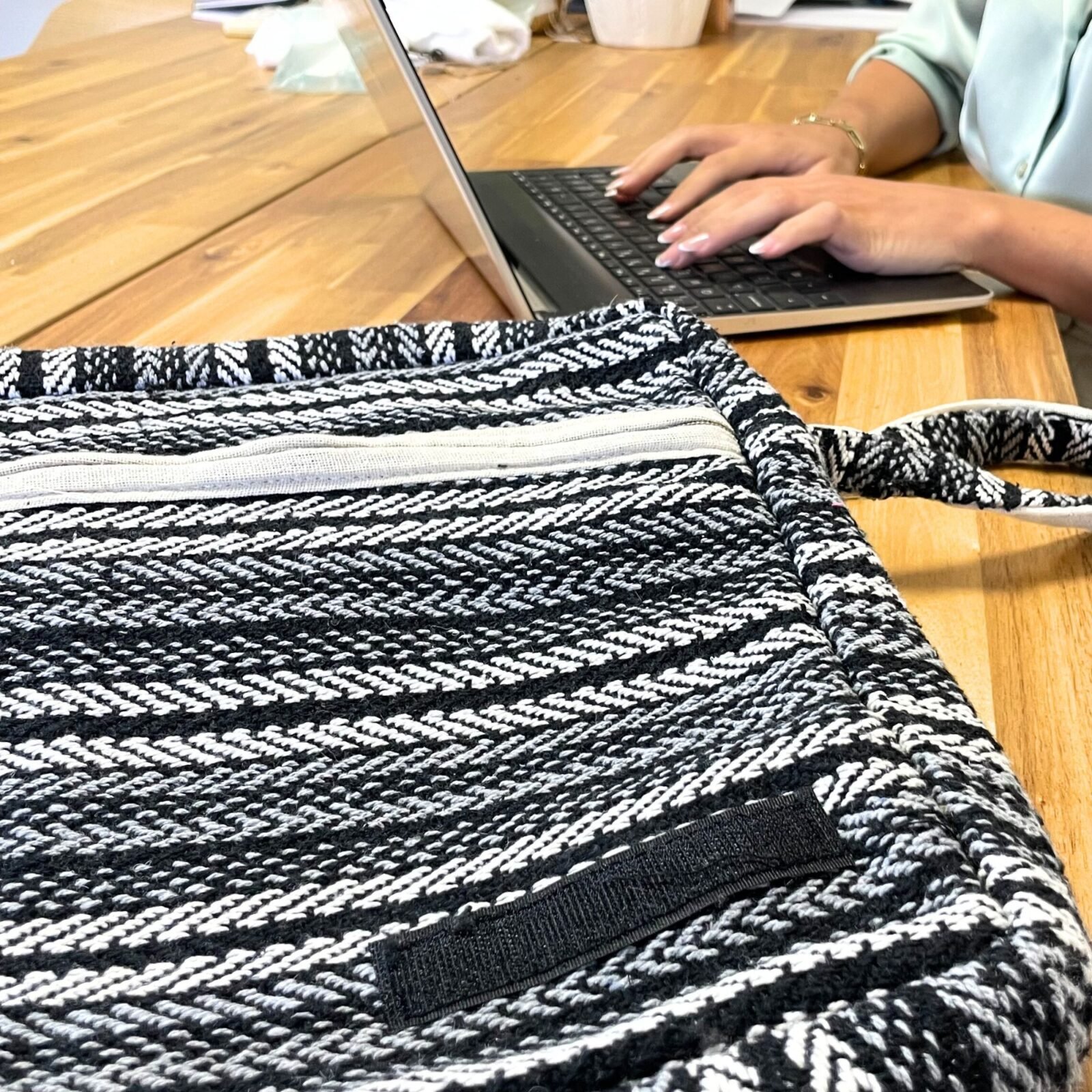 Bolso para Portátil Soft Banjar - Rayas Grises - Imagen 4