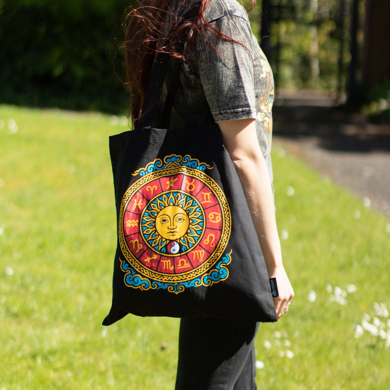 Bolso tote icónico y clásico - Sol del Zodíaco - Negro 6 oz - Imagen 8