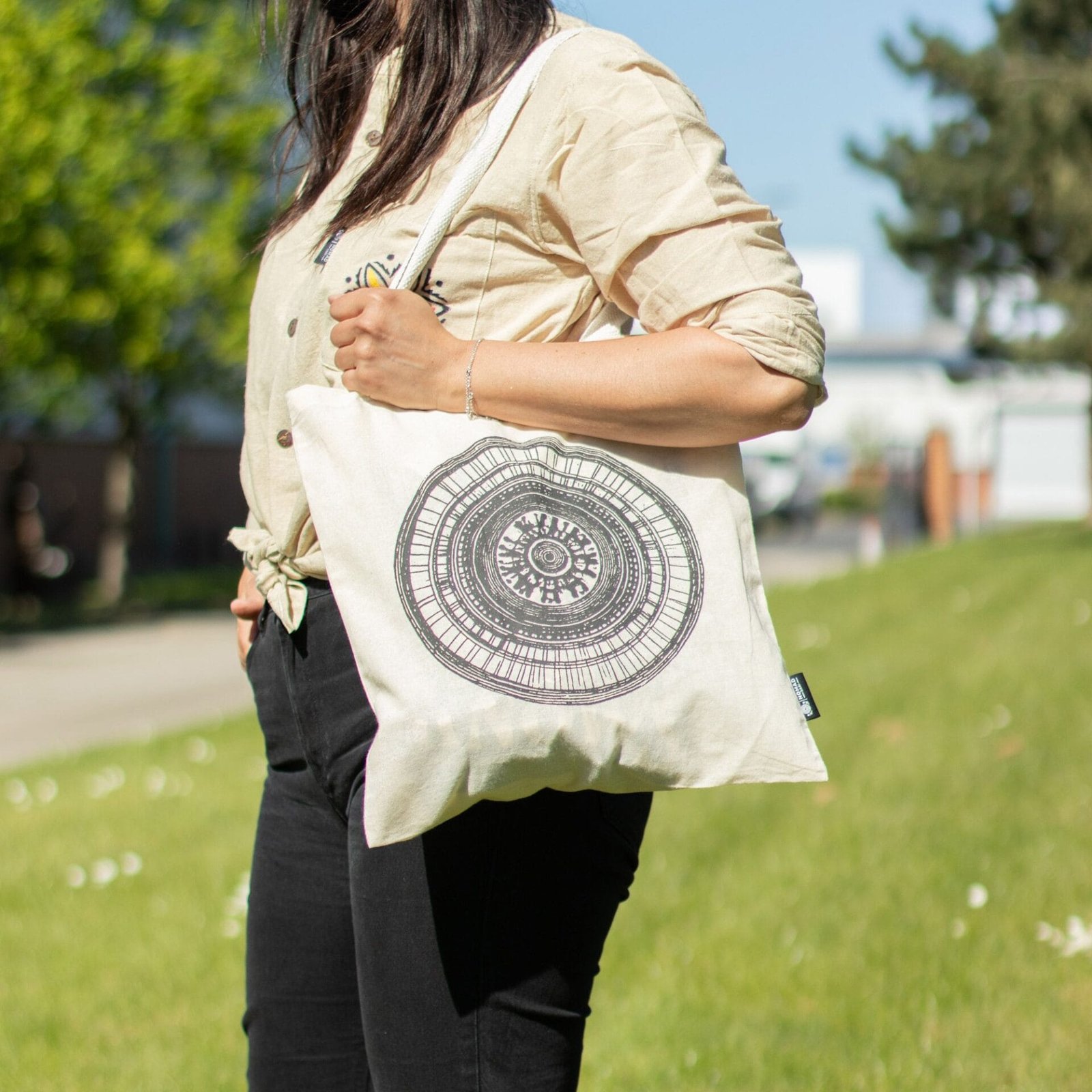 Nomad Sari Icónico Básico Bolso Tote - Mandala Urbana - Natural 4oz - Imagen 5