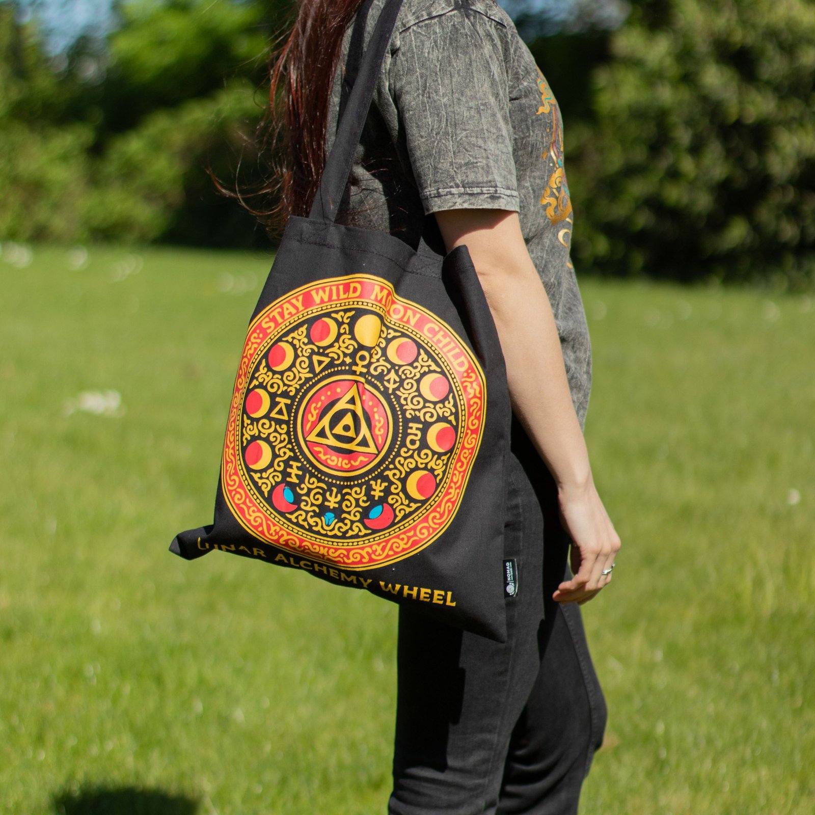 Bolso Tote Icónico Clásico - Luna Alchemy Wheel - Negro 6 oz - Imagen 7