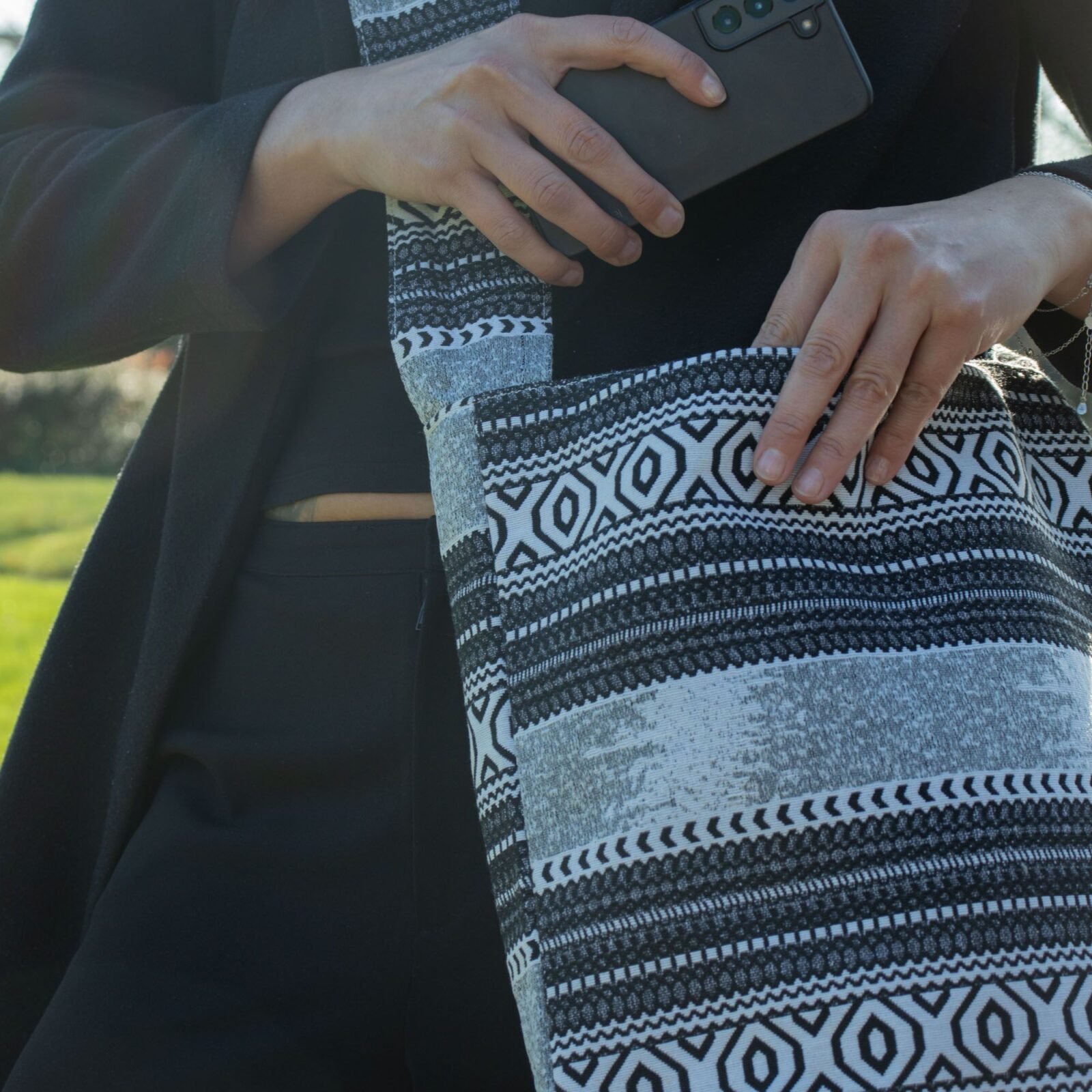 Bolsos Jacquard Naturales – Caravana Urbana – Bolso Tote Nómada - imagen 4 - Sundara Oriental