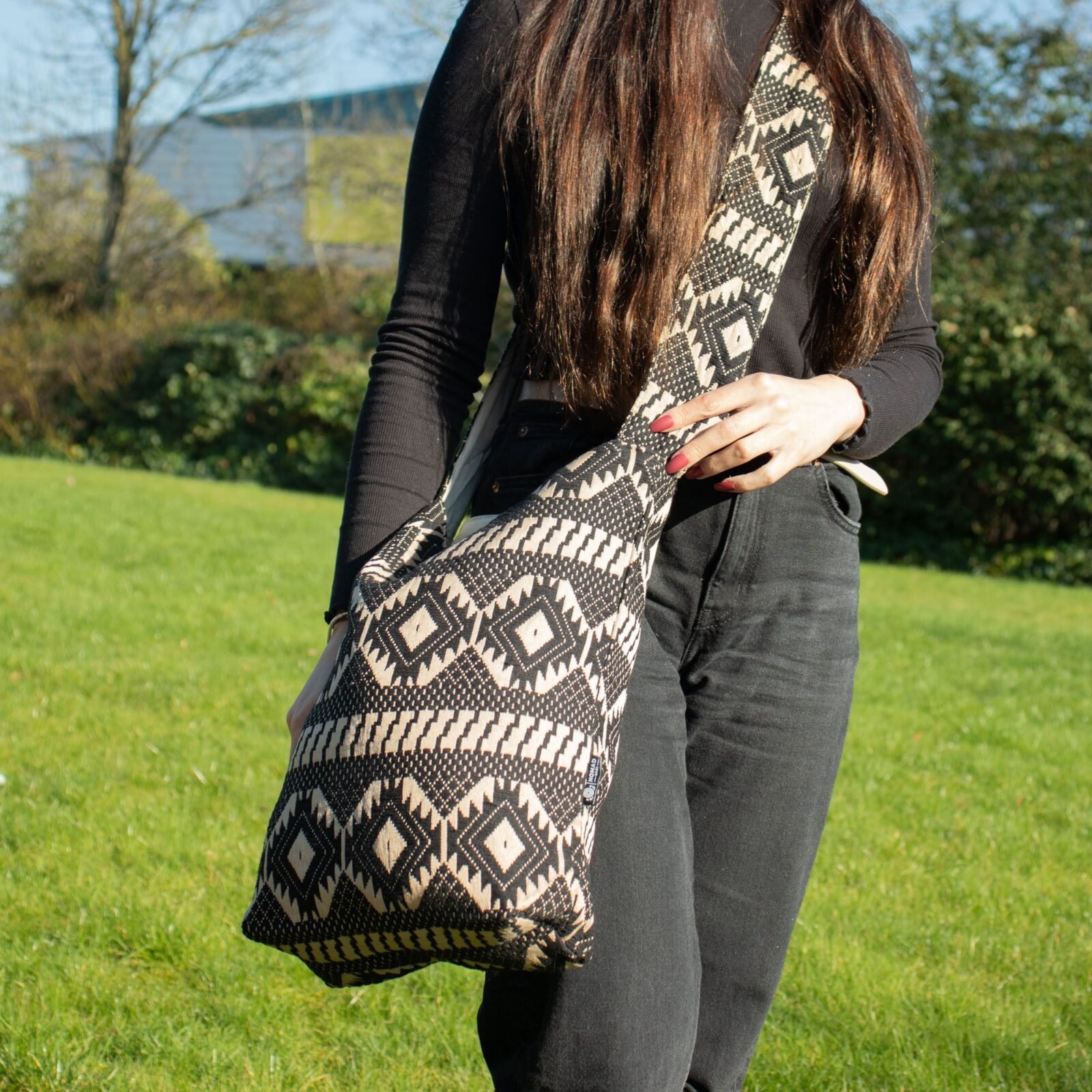 Bolsos Jacquard Naturales – Telar del Desierto – Bolso Tote Nómada - imagen 4 - Sundara Oriental