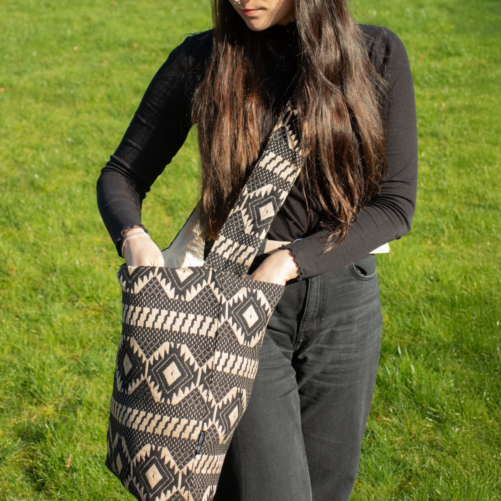 Bolsos Jacquard Naturales – Telar del Desierto – Bolso Tote Nómada - imagen 5 - Sundara Oriental