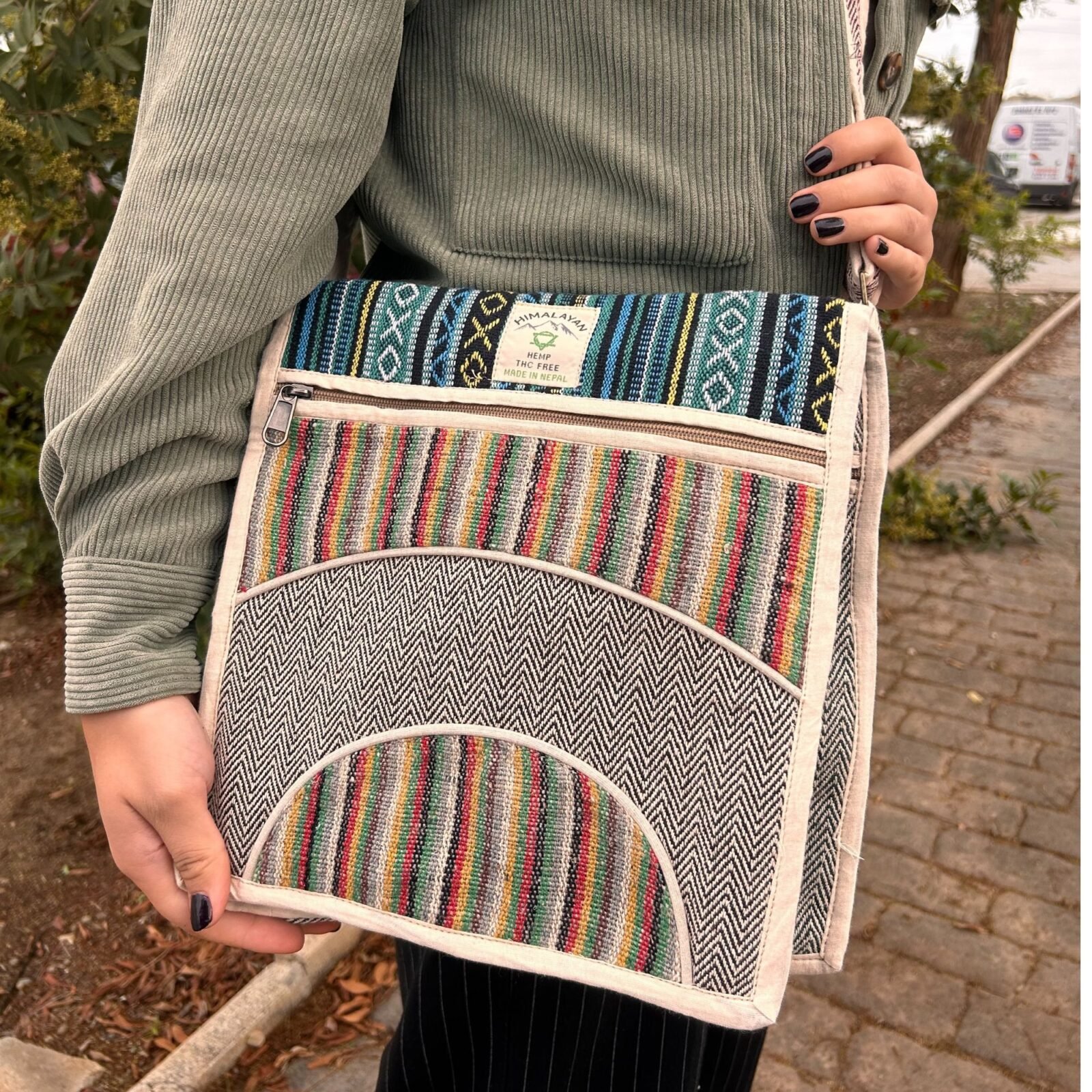 Bolso Mensajero de Cáñamo para Portátil, Diseño Curvas - imagen 2 - Sundara Oriental