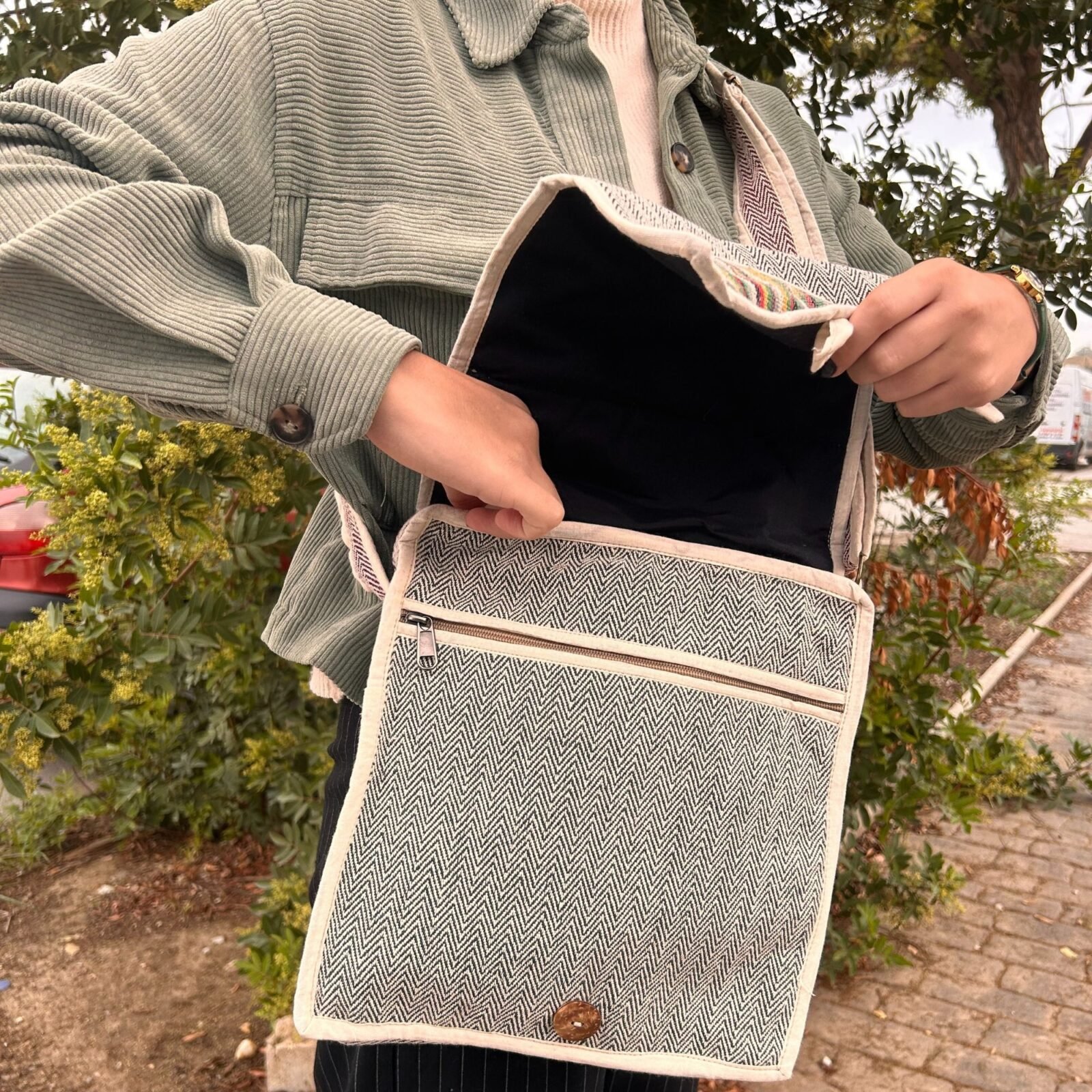 Bolso Mensajero de Cáñamo para Portátil, Diseño Curvas - Sundara Oriental