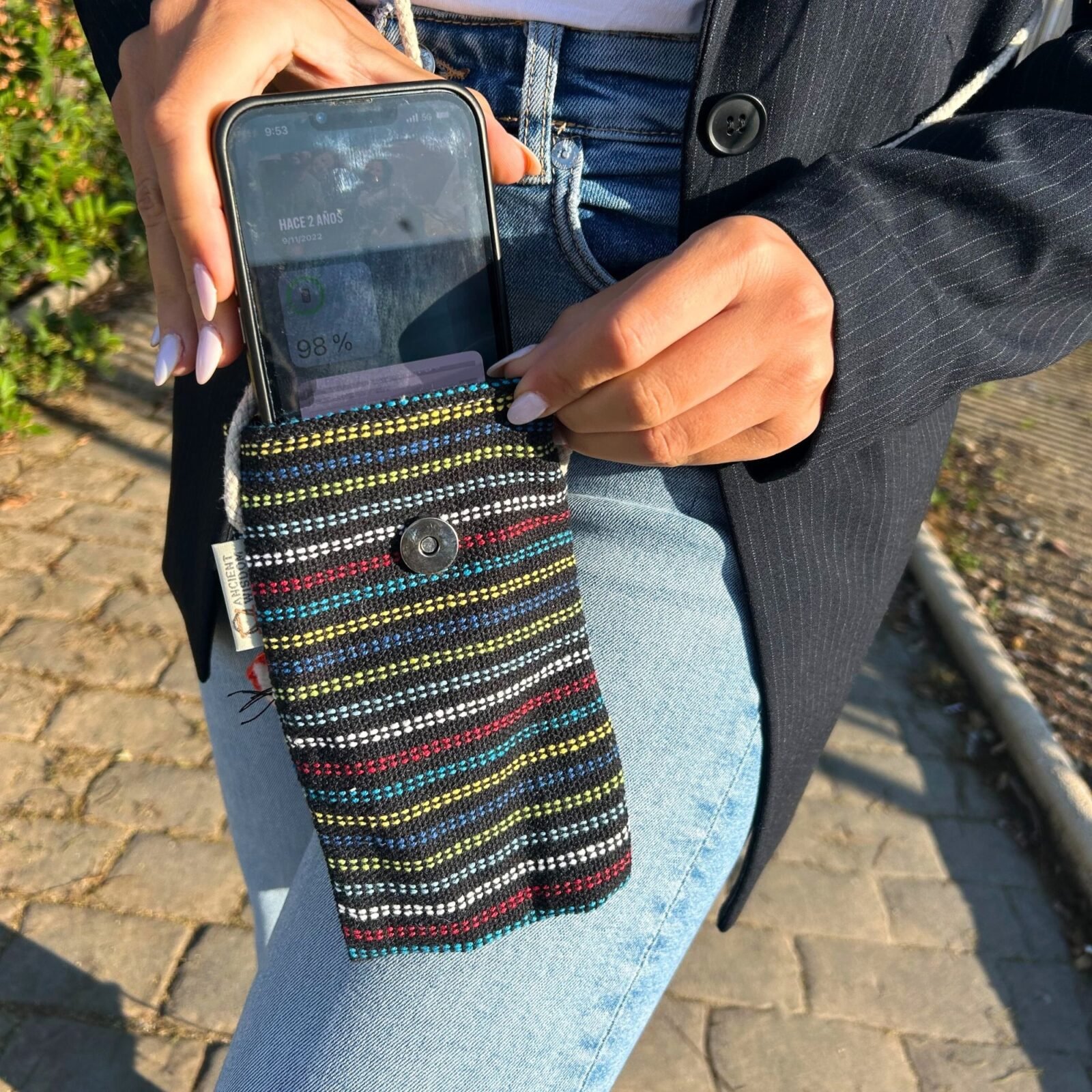 Bolso para Móvil Negro y Multicolor, Bordado Zorro - Imagen 2